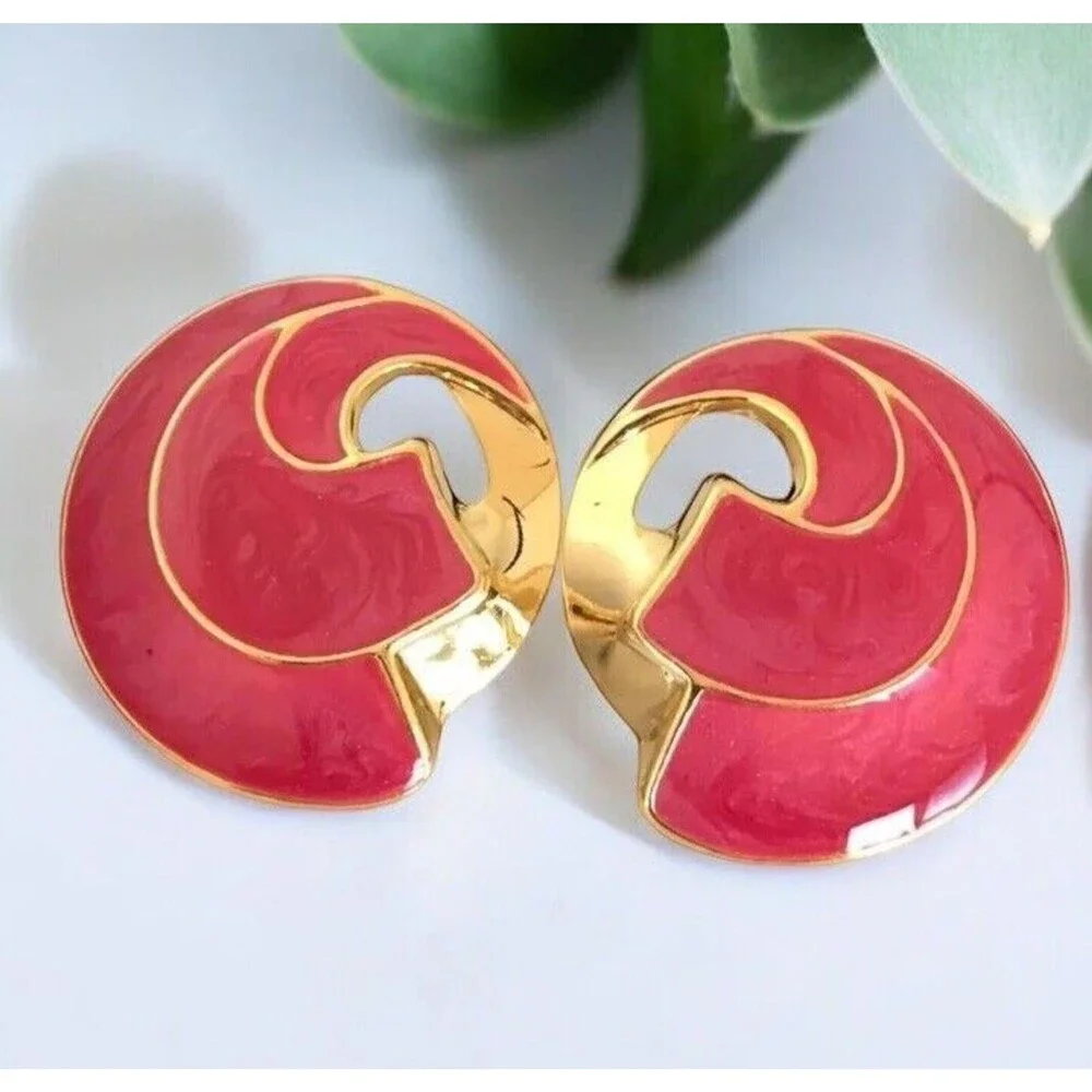 Vintage 1980s Pink Enamel Swirl Earrings Gold Tone Pierced NOS - 7L